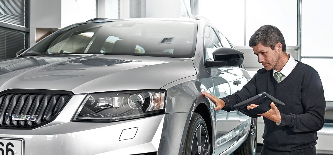 PKW-Untersuchung (Foto: Ratio Mobil / Skoda)