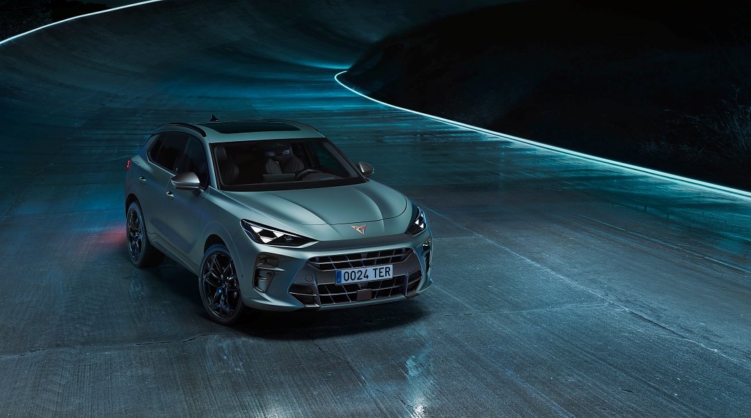 Fahrzeugbild Neuwagen CUPRA Terramar auf Fahrstrecke (Foto: CUPRA)