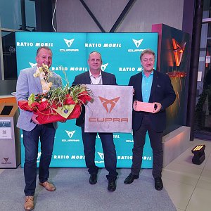 &Uuml;bergabe Pr&auml;sent CUPRA