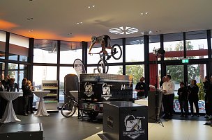 Abendveranstaltung � Er&ouml;ffnung der Filiale Annaberg (Foto: RATIO MOBIL)