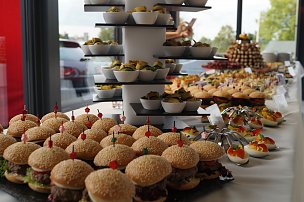 Buffet bei Abendveranstaltung� Er&ouml;ffnung der Filiale Annaberg (Foto: RATIO MOBIL)
