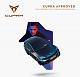 Ein Plakat mit dem CUPRA Logo, Foto des Markenbotschafters Daniel Abt und ein freigestelltes, schwebendes CUPRA Modell in der Mitte. Oben rechts der Schriftzug "CUPRA Approved - Das Gebrauchtwagen-Programm"  (CUPRA)