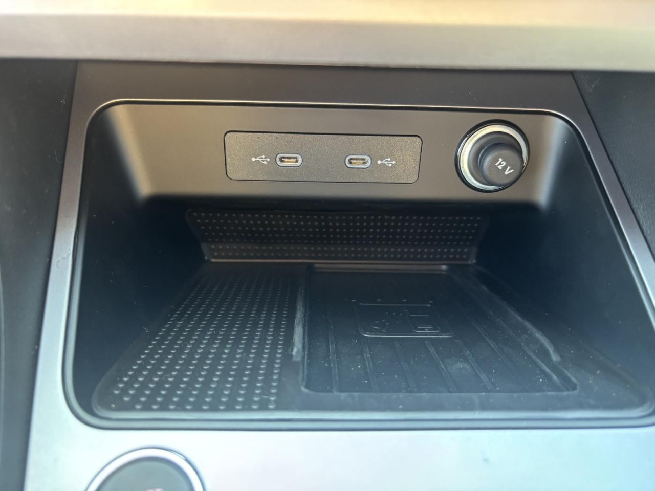 Seat ATECA FR BLACK EDITION 1.5 TSI DSG, CO2-Klasse: E, NAVI AHK EPH Bildbeschreibung: Seat ATECA FR BLACK EDITION 1.5 TSI DSG, CO2-Klasse: E, NAVI AHK EPH