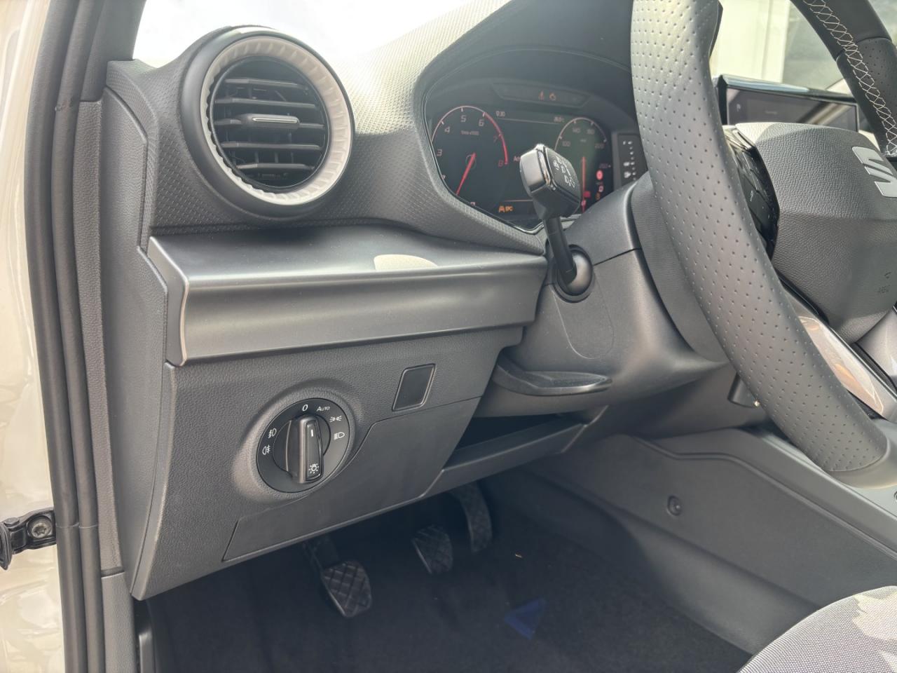 Seat IBIZA FR 1.0 TSI, CO2-Klasse: D, NAVI SITZHEIZ. EINPARKH. DAB+ Bildbeschreibung: Seat IBIZA FR 1.0 TSI, CO2-Klasse: D, NAVI SITZHEIZ. EINPARKH. DAB+
