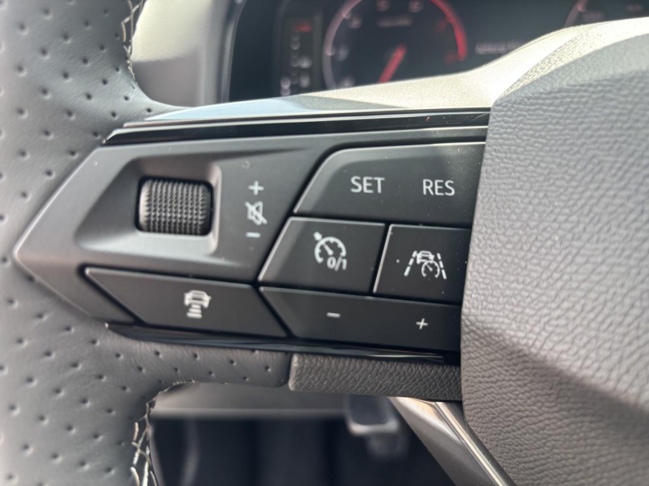 Seat IBIZA FR 1.0 TSI, CO2-Klasse: D, NAVI SITZHEIZ. EINPARKH. DAB+ Bildbeschreibung: Seat IBIZA FR 1.0 TSI, CO2-Klasse: D, NAVI SITZHEIZ. EINPARKH. DAB+