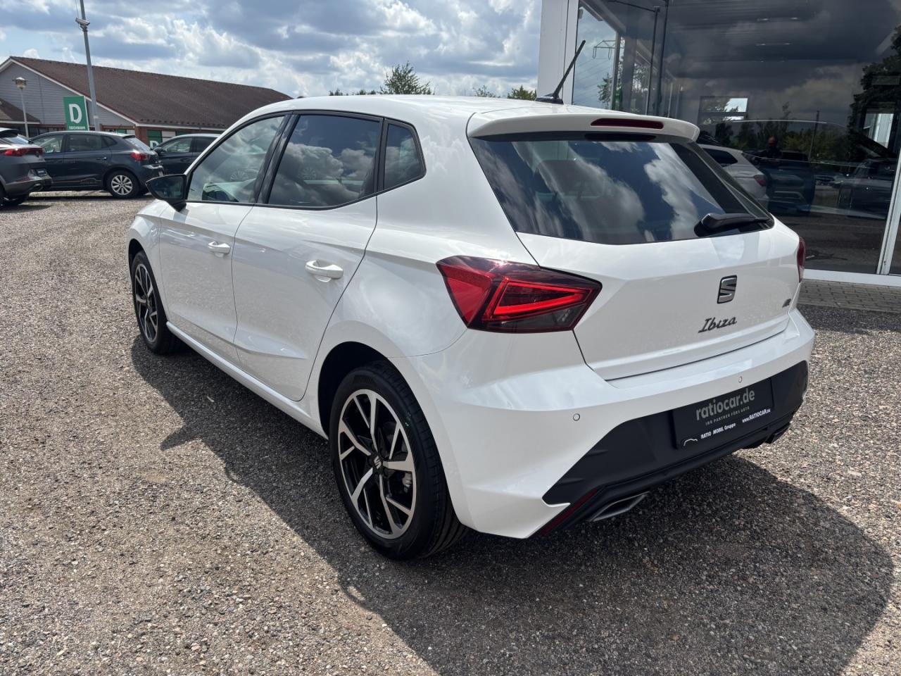 Seat IBIZA FR 1.0 TSI, CO2-Klasse: D, NAVI SITZHEIZ. EINPARKH. DAB+ Bildbeschreibung: Seat IBIZA FR 1.0 TSI, CO2-Klasse: D, NAVI SITZHEIZ. EINPARKH. DAB+