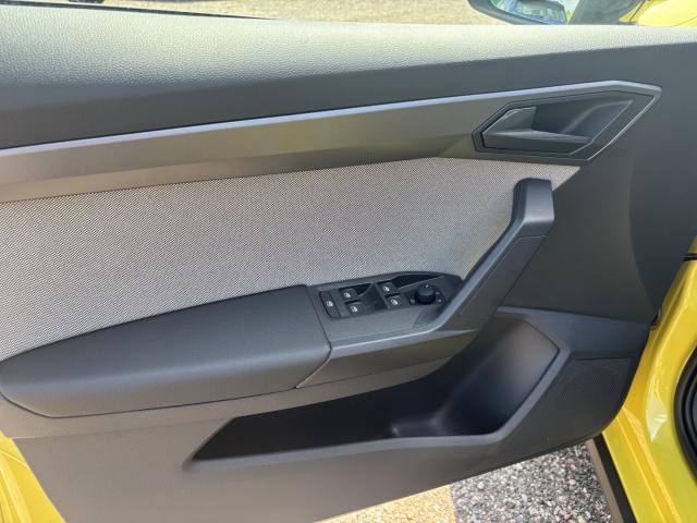Seat ARONA FR 1.0 TSI DSG, CO2-Klasse: D, NAVI PARKLENKASS. AHZV-VOR. Bildbeschreibung: Seat ARONA FR 1.0 TSI DSG, CO2-Klasse: D, NAVI PARKLENKASS. AHZV-VOR.