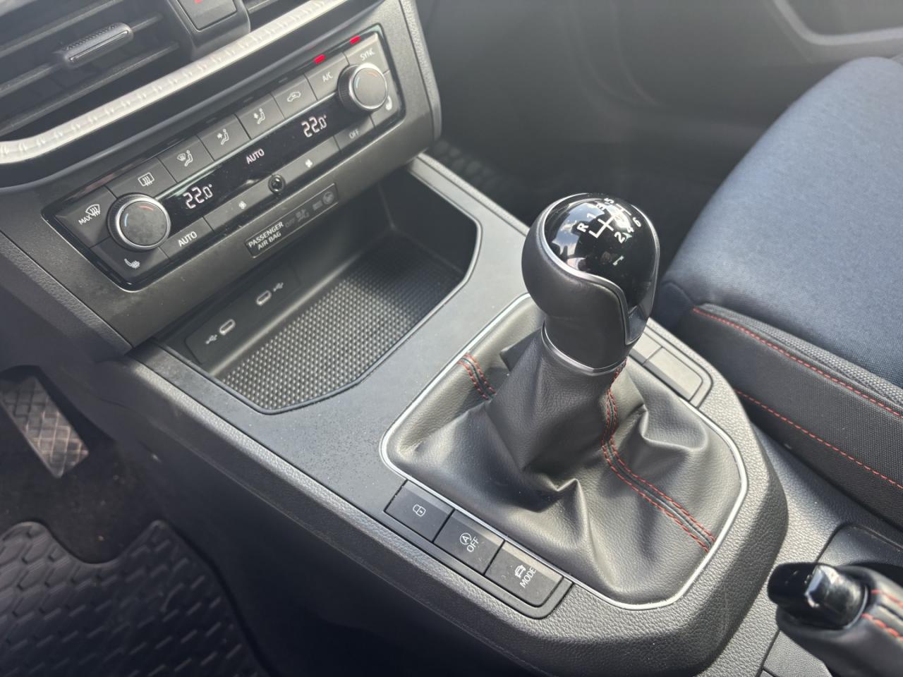 Seat IBIZA FR 1.0 TSI NAVI SITZHEIZ. EINPARKH. DAB+ Bildbeschreibung: Seat IBIZA FR 1.0 TSI NAVI SITZHEIZ. EINPARKH. DAB+