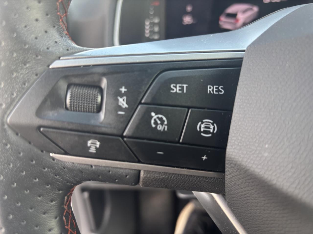 Seat IBIZA FR 1.0 TSI NAVI SITZHEIZ. EINPARKH. DAB+ Bildbeschreibung: Seat IBIZA FR 1.0 TSI NAVI SITZHEIZ. EINPARKH. DAB+