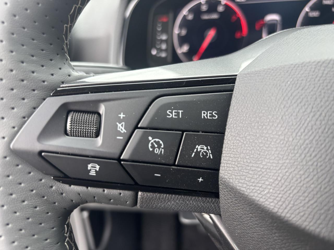 Seat ARONA FR 1.0 TSI, CO2-Klasse: D, NAVI SITZHEIZ. AHZV-VORBER. Bildbeschreibung: Seat ARONA FR 1.0 TSI, CO2-Klasse: D, NAVI SITZHEIZ. AHZV-VORBER.