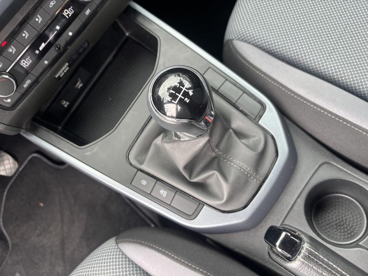 Seat ARONA STYLE 1.0 ECO TSI SITZH. EINPARKH. USB SD Bildbeschreibung: Seat ARONA STYLE 1.0 ECO TSI SITZH. EINPARKH. USB SD