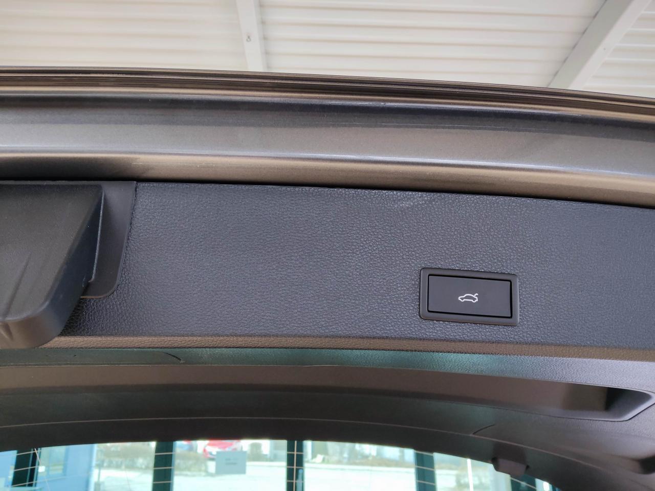 Seat ATECA ROAD EDITION 1.5 TSI DSG, CO2-Klasse: E, NAVI AHZV SITZH. Bildbeschreibung: Seat ATECA ROAD EDITION 1.5 TSI DSG, CO2-Klasse: E, NAVI AHZV SITZH.