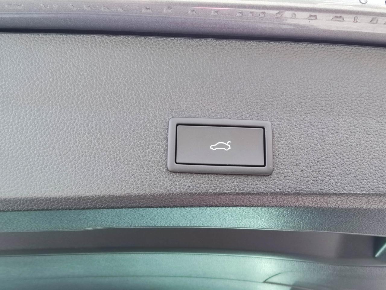 Seat ATECA ROAD EDITION 1.5 TSI DSG, CO2-Klasse: E, NAVI AHZV SITZH. Bildbeschreibung: Seat ATECA ROAD EDITION 1.5 TSI DSG, CO2-Klasse: E, NAVI AHZV SITZH.
