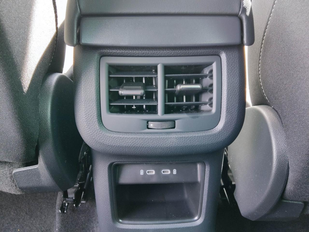 Seat ATECA ROAD EDITION 1.5 TSI DSG, CO2-Klasse: E, NAVI AHZV SITZH. Bildbeschreibung: Seat ATECA ROAD EDITION 1.5 TSI DSG, CO2-Klasse: E, NAVI AHZV SITZH.