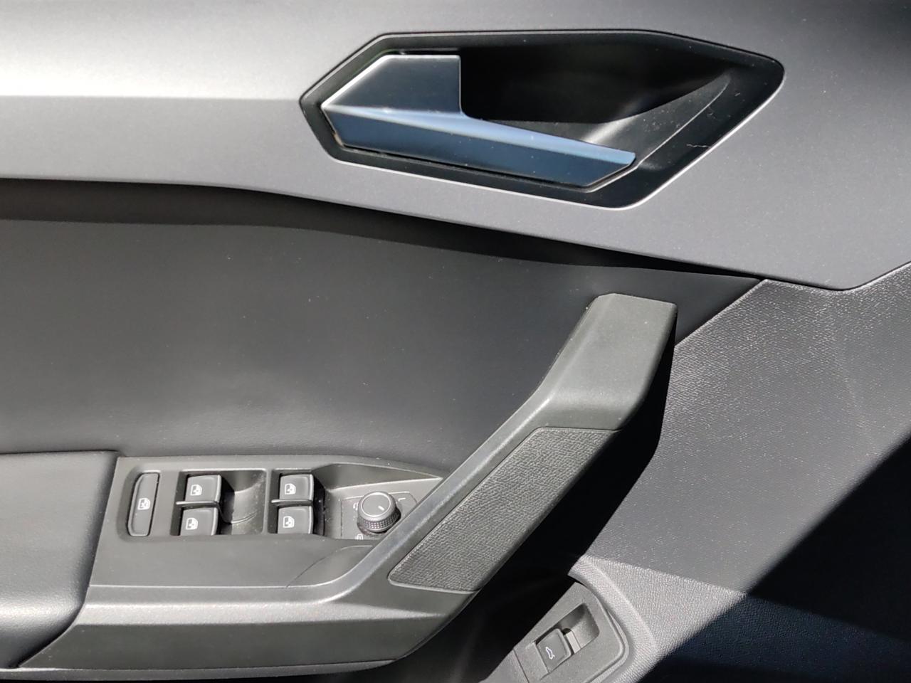 Seat LEON SPORTSTOURER FR PLUS 2.0 TSI DSG NAVI SHZ Bildbeschreibung: Seat LEON SPORTSTOURER FR PLUS 2.0 TSI DSG NAVI SHZ