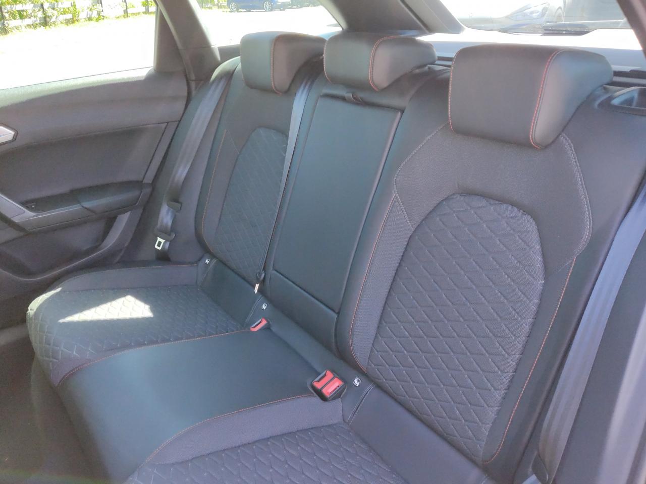 Seat LEON SPORTSTOURER FR PLUS 2.0 TSI DSG NAVI SHZ Bildbeschreibung: Seat LEON SPORTSTOURER FR PLUS 2.0 TSI DSG NAVI SHZ