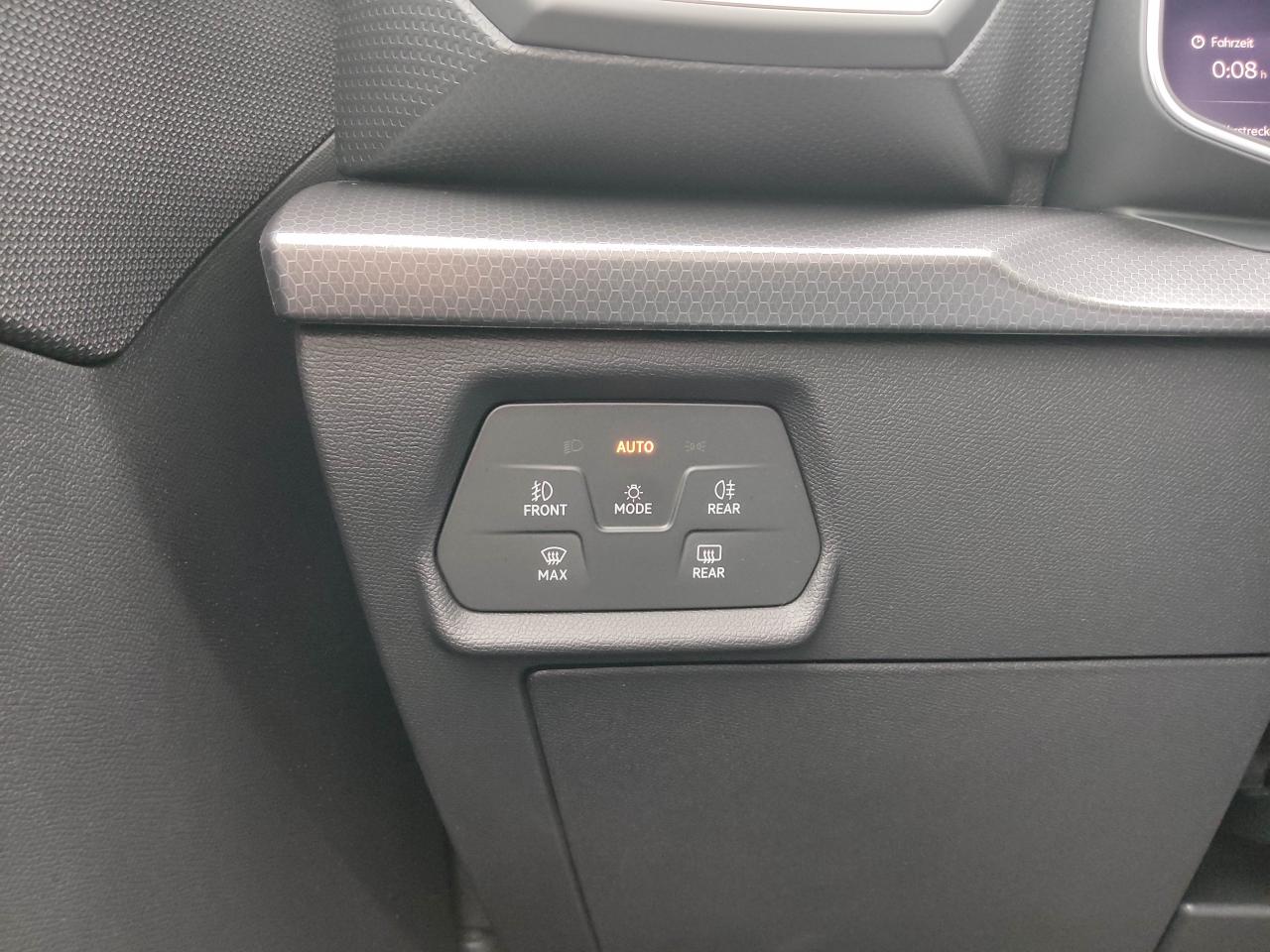 Seat LEON SPORTSTOURER 2.0 TDI STYLE NAVI SITZH. EPH Bildbeschreibung: Seat LEON SPORTSTOURER 2.0 TDI STYLE NAVI SITZH. EPH