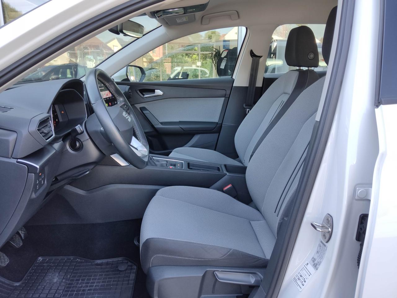 Seat LEON SPORTSTOURER 2.0 TDI STYLE NAVI SITZH. EPH Bildbeschreibung: Seat LEON SPORTSTOURER 2.0 TDI STYLE NAVI SITZH. EPH