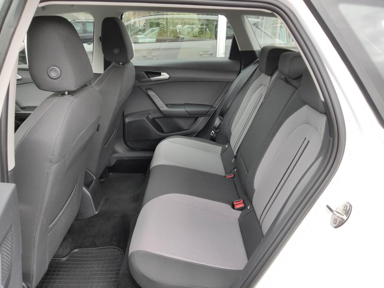 Seat LEON SPORTSTOURER 2.0 TDI STYLE NAVI SITZH. EPH Bildbeschreibung: Seat LEON SPORTSTOURER 2.0 TDI STYLE NAVI SITZH. EPH