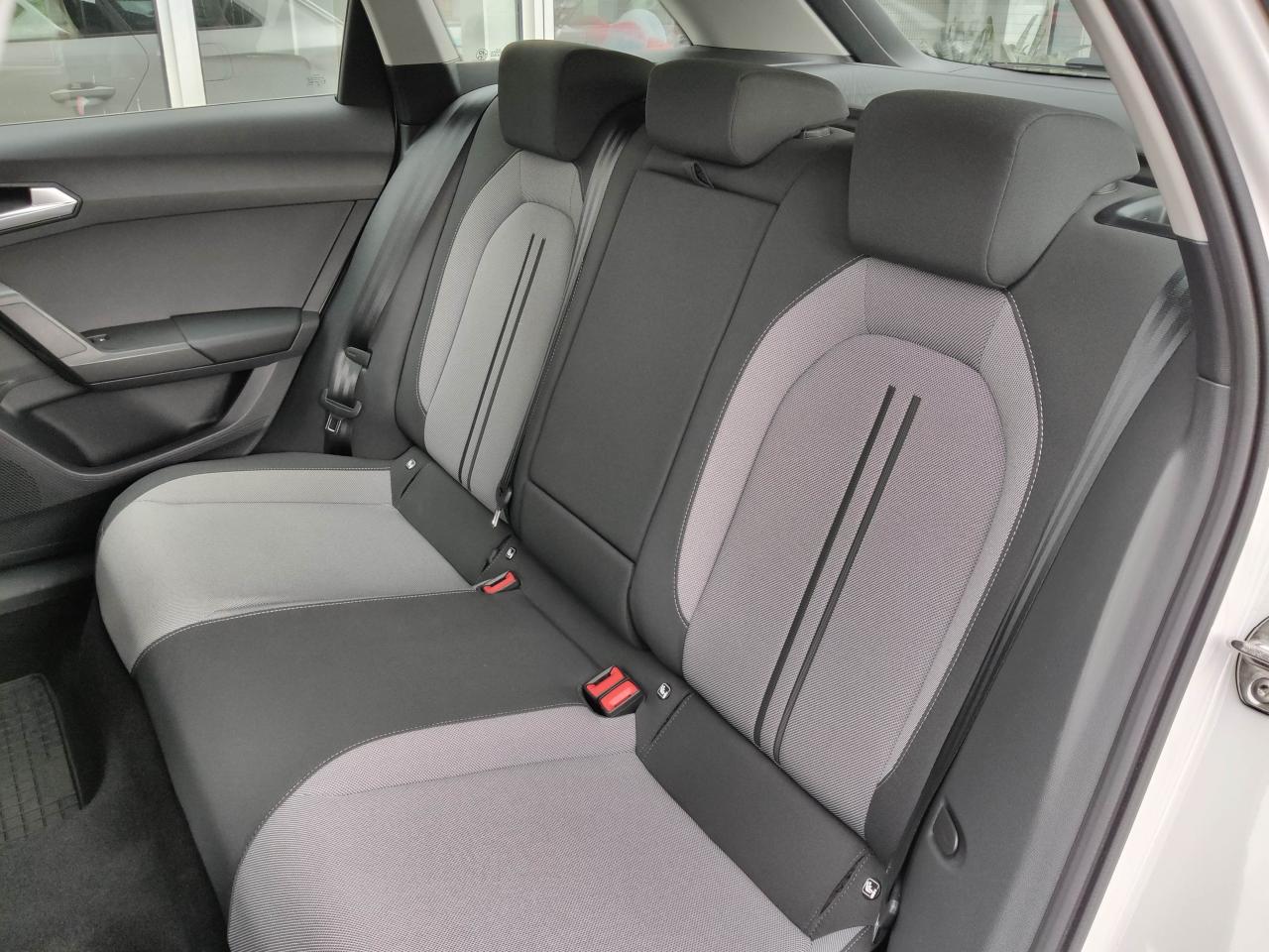 Seat LEON SPORTSTOURER 2.0 TDI STYLE NAVI SITZH. EPH Bildbeschreibung: Seat LEON SPORTSTOURER 2.0 TDI STYLE NAVI SITZH. EPH