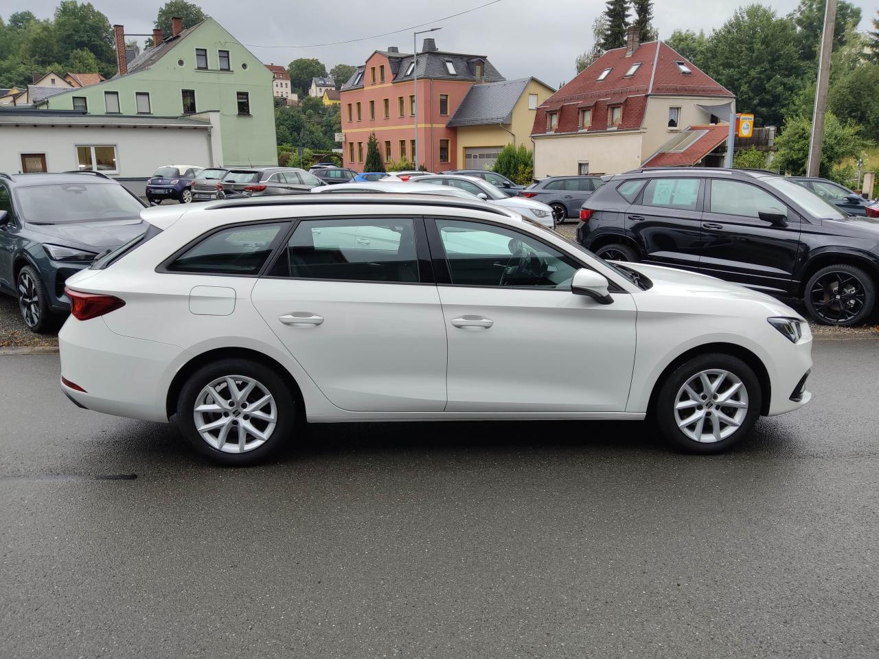 Seat LEON SPORTSTOURER 2.0 TDI STYLE NAVI SITZH. EPH Bildbeschreibung: Seat LEON SPORTSTOURER 2.0 TDI STYLE NAVI SITZH. EPH