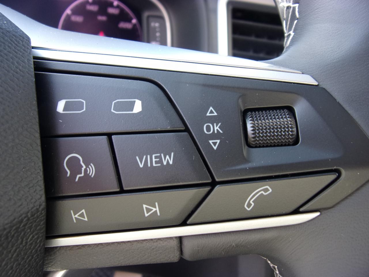Seat ATECA ROAD EDITION 1.5 TSI DSG, CO2-Klasse: E, AHK NAVI TEMPOMAT Bildbeschreibung: Seat ATECA ROAD EDITION 1.5 TSI DSG, CO2-Klasse: E, AHK NAVI TEMPOMAT