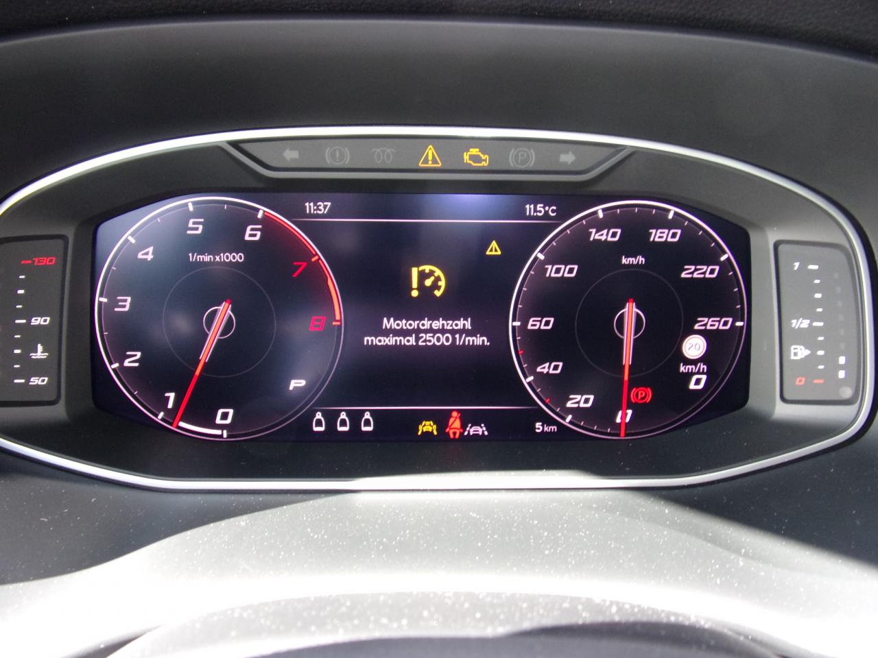 Seat ATECA ROAD EDITION 1.5 TSI DSG, CO2-Klasse: E, AHK NAVI TEMPOMAT Bildbeschreibung: Seat ATECA ROAD EDITION 1.5 TSI DSG, CO2-Klasse: E, AHK NAVI TEMPOMAT