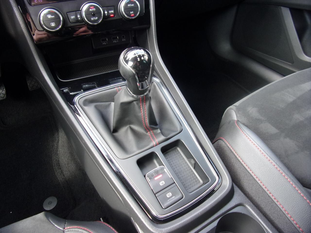 Seat LEON SPORTSTOURER FR 1.5 TSI ACT AHZV-VORB. SHZ Bildbeschreibung: Seat LEON SPORTSTOURER FR 1.5 TSI ACT AHZV-VORB. SHZ