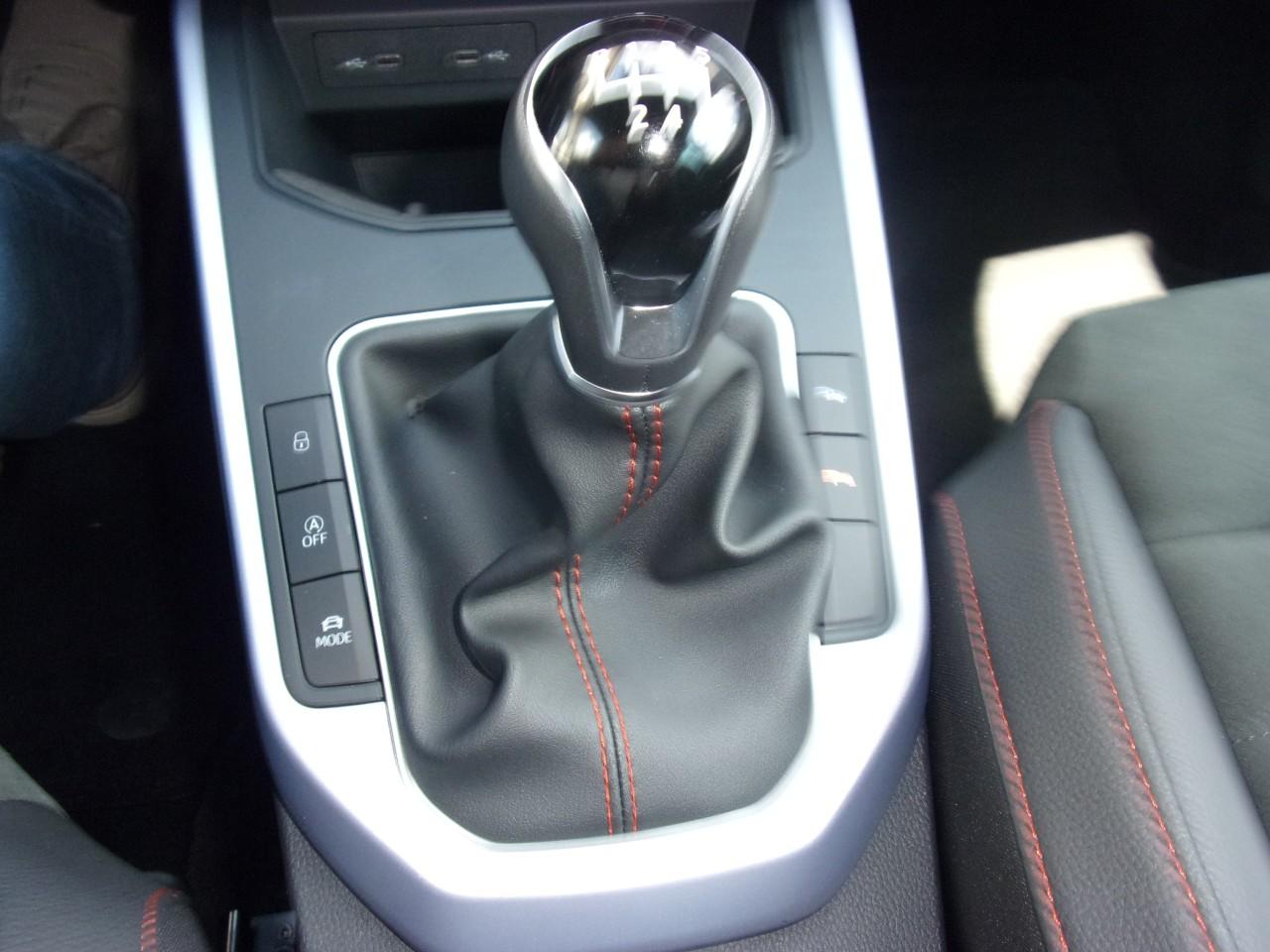 Seat ARONA FR 1.0 TSI NAVI SITZHEIZ. EINPARKH. DAB+ Bildbeschreibung: Seat ARONA FR 1.0 TSI NAVI SITZHEIZ. EINPARKH. DAB+
