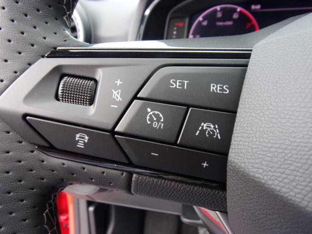 Seat ARONA FR 1.0 TSI, CO2-Klasse: D, NAVI SITZHEIZ. EINPARKH. DAB+ Bildbeschreibung: Seat ARONA FR 1.0 TSI, CO2-Klasse: D, NAVI SITZHEIZ. EINPARKH. DAB+