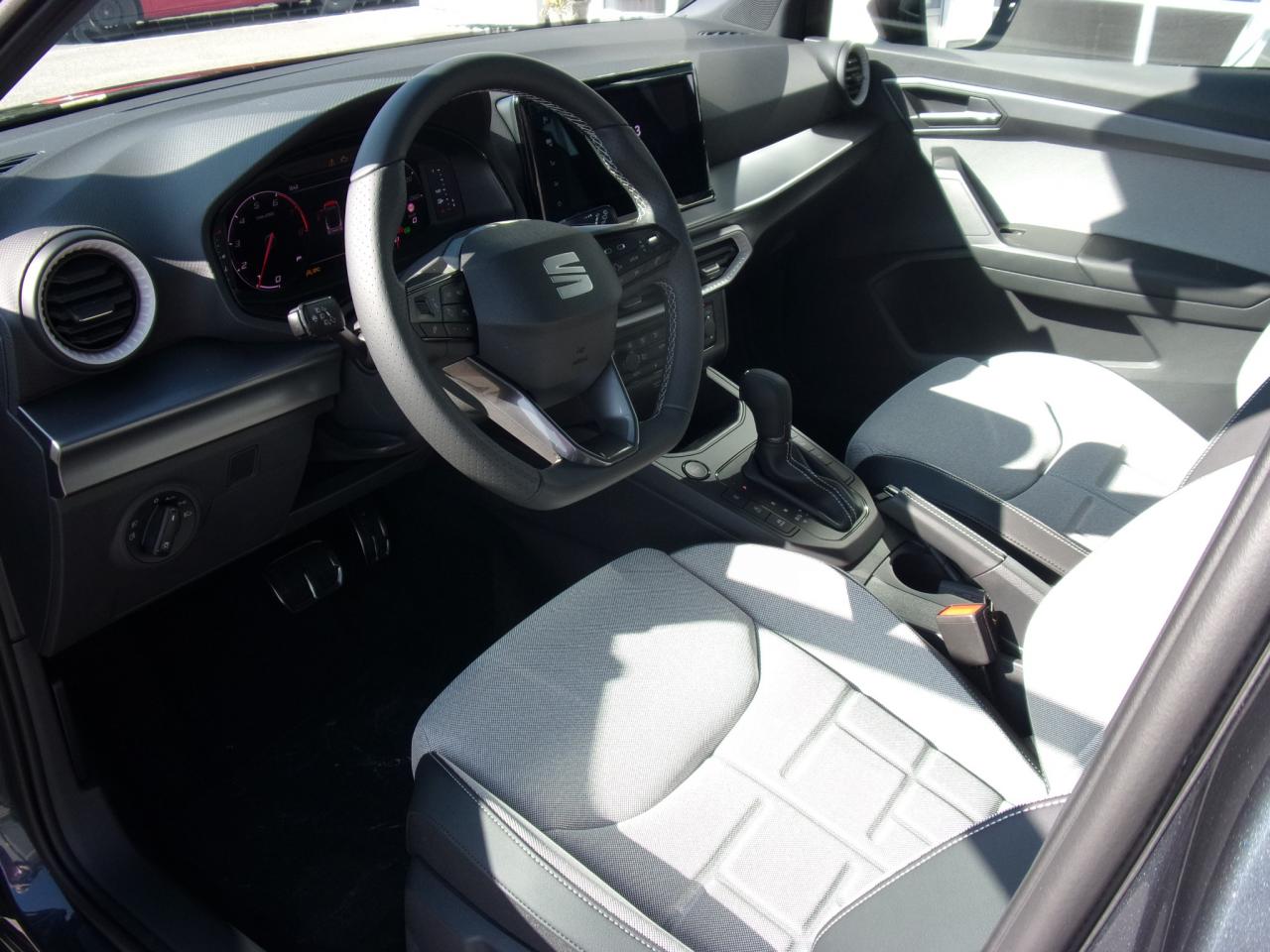Seat ARONA FR BLACK EDITION 1.5 TSI DSG, CO2-Klasse: D, AHZV-VORBER. Bildbeschreibung: Seat ARONA FR BLACK EDITION 1.5 TSI DSG, CO2-Klasse: D, AHZV-VORBER.