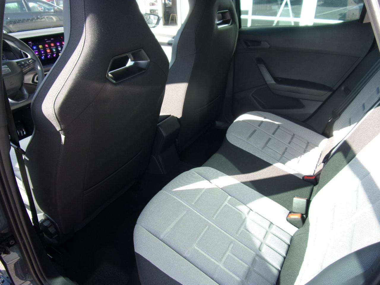 Seat ARONA FR BLACK EDITION 1.5 TSI DSG, CO2-Klasse: D, AHZV-VORBER. Bildbeschreibung: Seat ARONA FR BLACK EDITION 1.5 TSI DSG, CO2-Klasse: D, AHZV-VORBER.