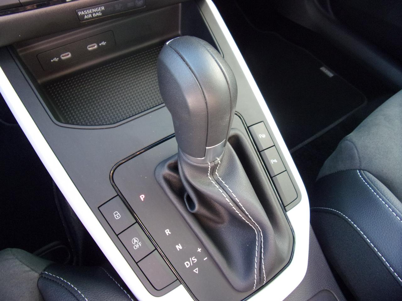 Seat ARONA ROAD EDITION 1.0 TSI DSG NAVI SITZH. EPH Bildbeschreibung: Seat ARONA ROAD EDITION 1.0 TSI DSG NAVI SITZH. EPH
