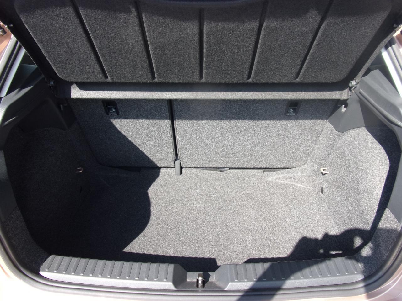 Seat IBIZA 1.0 TSI STYLE SCHECKHEFTGEPFLEGT SITZHEIZ. Bildbeschreibung: Seat IBIZA 1.0 TSI STYLE SCHECKHEFTGEPFLEGT SITZHEIZ.