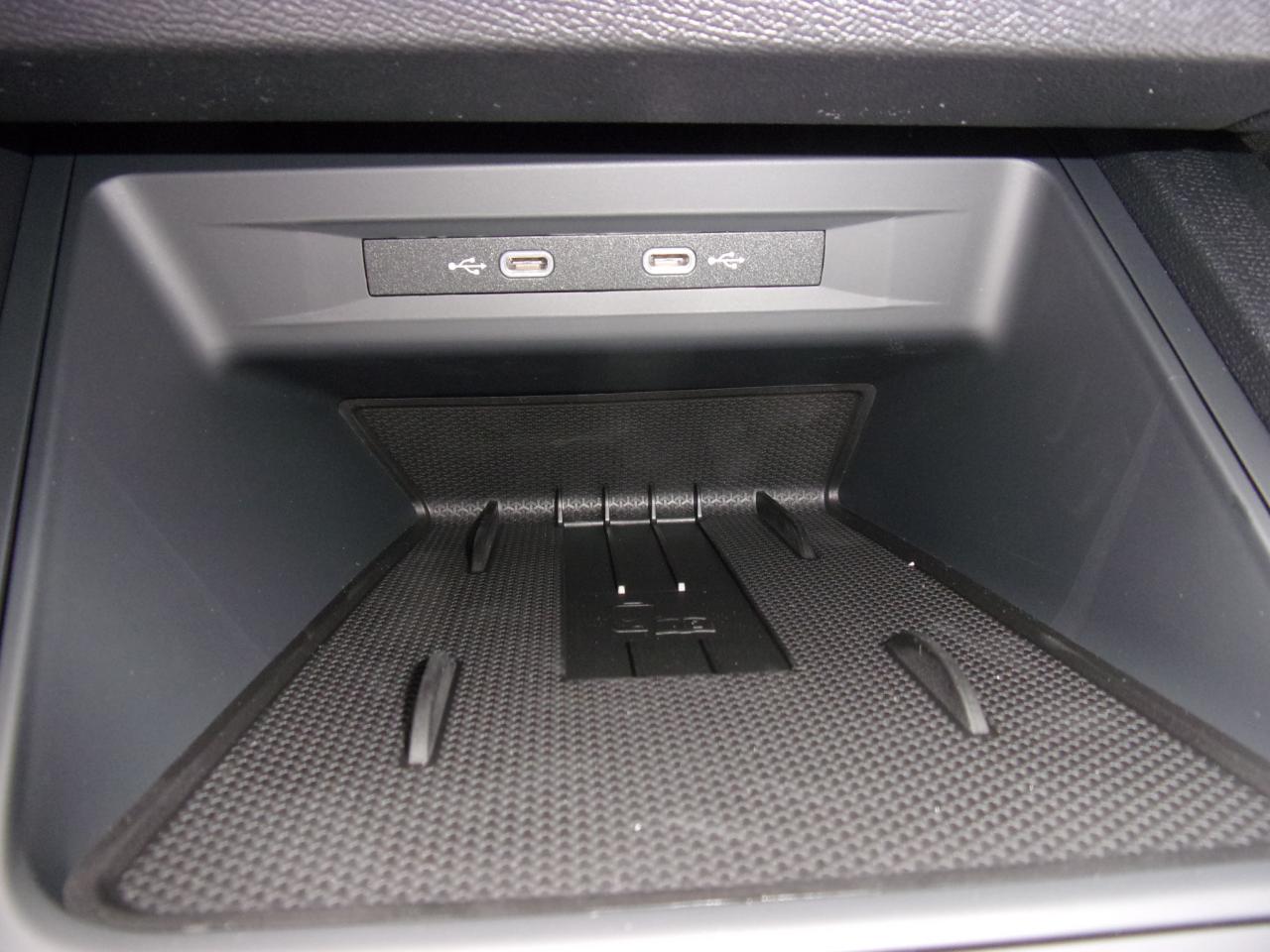 Seat LEON SPORTSTOURER ROAD EDITION 1.5 TSI, CO2-Klasse: D, NAVI SHZ Bildbeschreibung: Seat LEON SPORTSTOURER ROAD EDITION 1.5 TSI, CO2-Klasse: D, NAVI SHZ