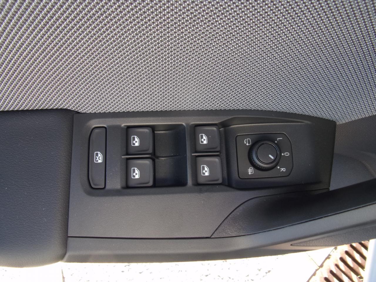 Seat LEON SPORTSTOURER ROAD EDITION 1.5 TSI, CO2-Klasse: D, NAVI SHZ Bildbeschreibung: Seat LEON SPORTSTOURER ROAD EDITION 1.5 TSI, CO2-Klasse: D, NAVI SHZ
