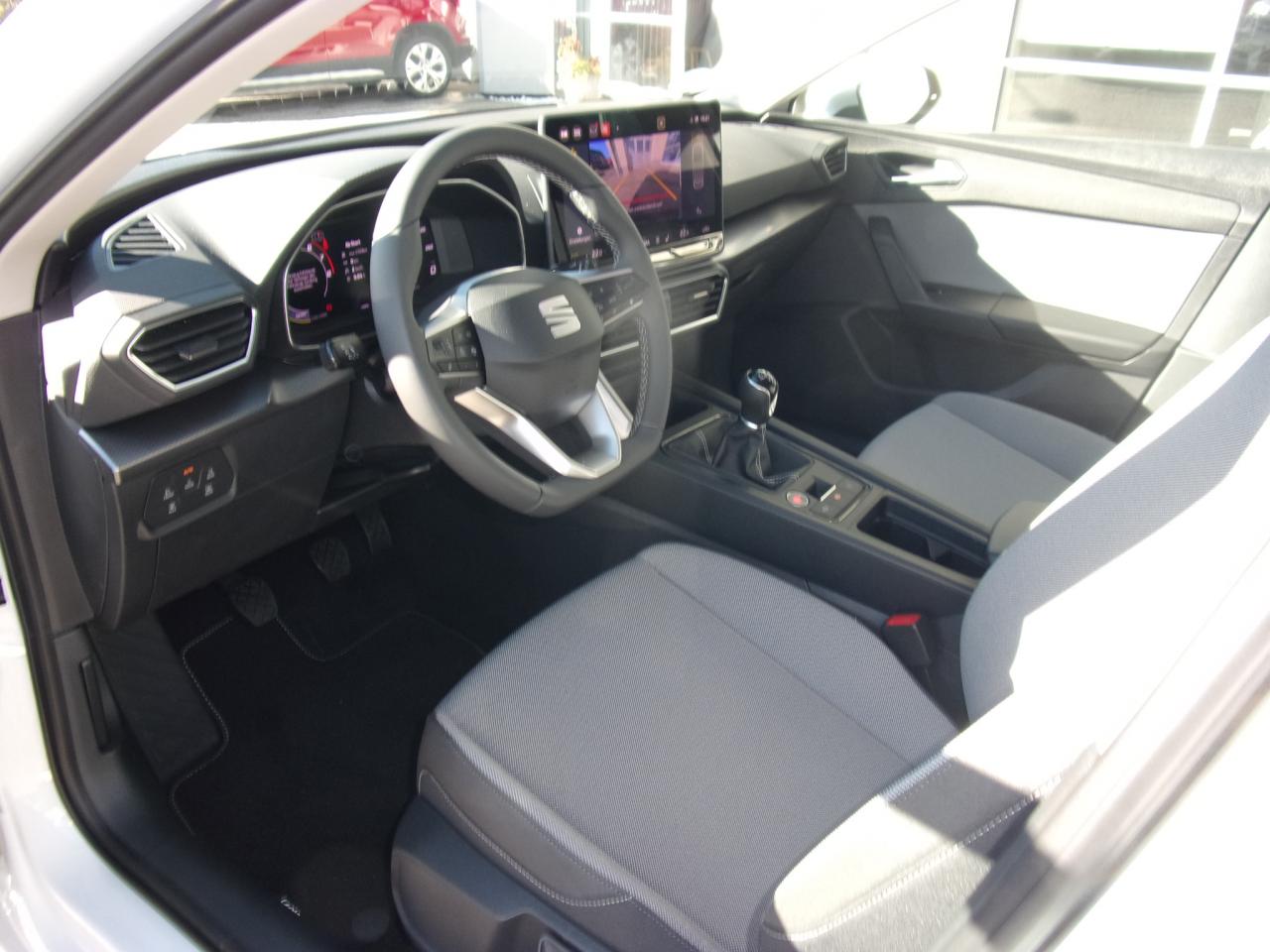 Seat LEON SPORTSTOURER ROAD EDITION 1.5 TSI, CO2-Klasse: D, NAVI SHZ Bildbeschreibung: Seat LEON SPORTSTOURER ROAD EDITION 1.5 TSI, CO2-Klasse: D, NAVI SHZ