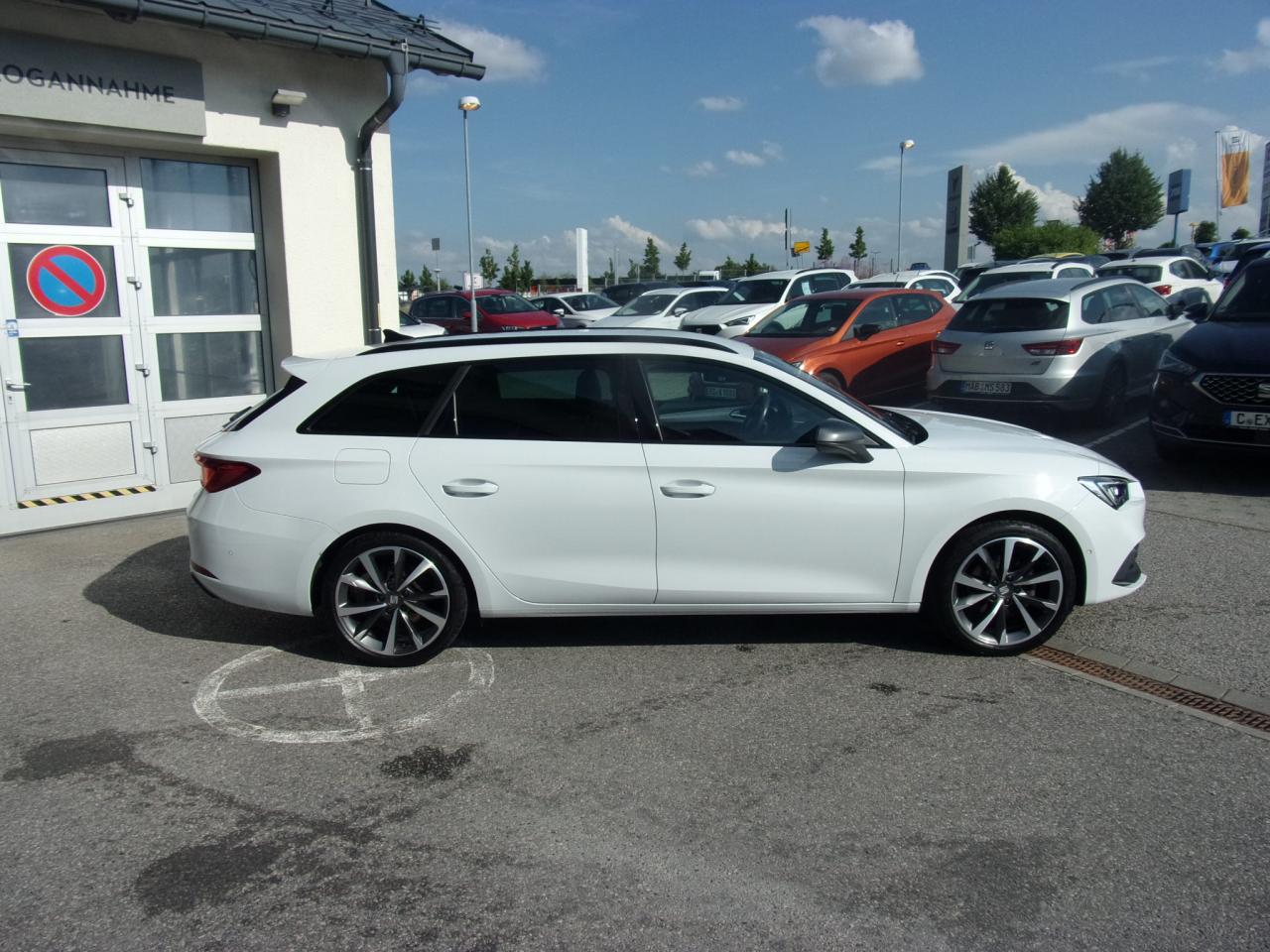 Seat LEON SPORTSTOURER FR 1.5 TSI ACT GAR.-03/2027* Bildbeschreibung: Seat LEON SPORTSTOURER FR 1.5 TSI ACT GAR.-03/2027*