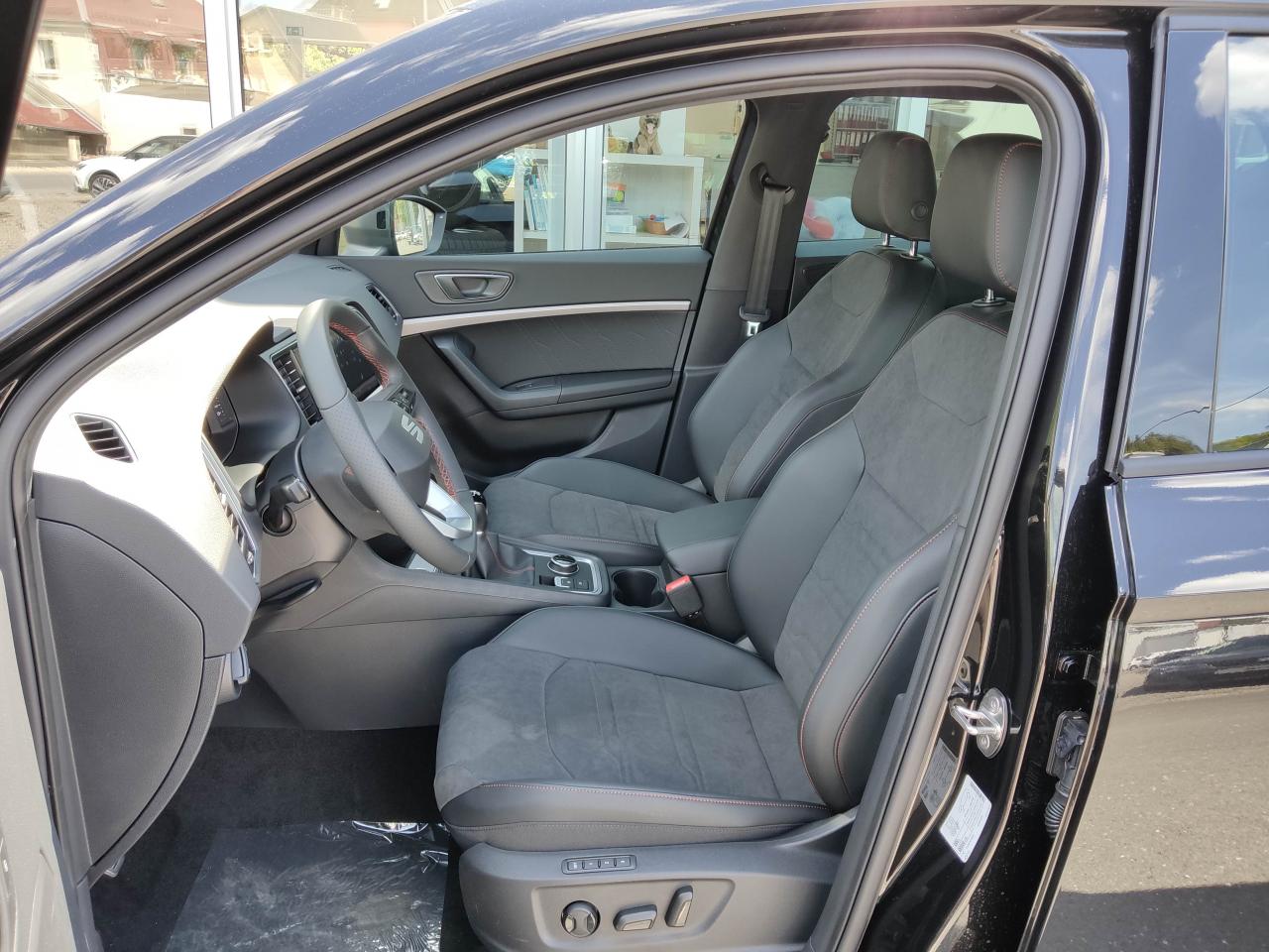 Seat ATECA FR BLACK EDITION 1.5 TSI, CO2-Klasse: E, NAVI AHZV SITZH. Bildbeschreibung: Seat ATECA FR BLACK EDITION 1.5 TSI, CO2-Klasse: E, NAVI AHZV SITZH.