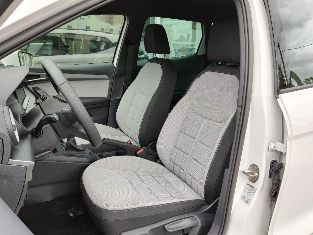 Seat ARONA FR 1.0 TSI, CO2-Klasse: D, NAVI SITZHEIZ. AHZV-VORBER. Bildbeschreibung: Seat ARONA FR 1.0 TSI, CO2-Klasse: D, NAVI SITZHEIZ. AHZV-VORBER.