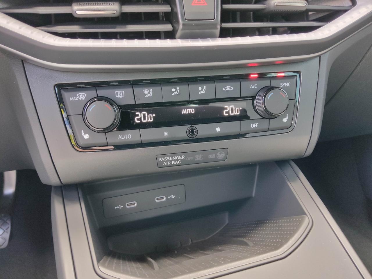 Seat ARONA FR 1.0 TSI, CO2-Klasse: D, NAVI SITZH. AHZV-VORBER. Bildbeschreibung: Seat ARONA FR 1.0 TSI, CO2-Klasse: D, NAVI SITZH. AHZV-VORBER.