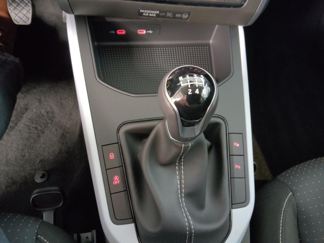 Seat ARONA ROAD EDITION 1.0 TSI AHZV-VORBER. SITZHEI. Bildbeschreibung: Seat ARONA ROAD EDITION 1.0 TSI AHZV-VORBER. SITZHEI.
