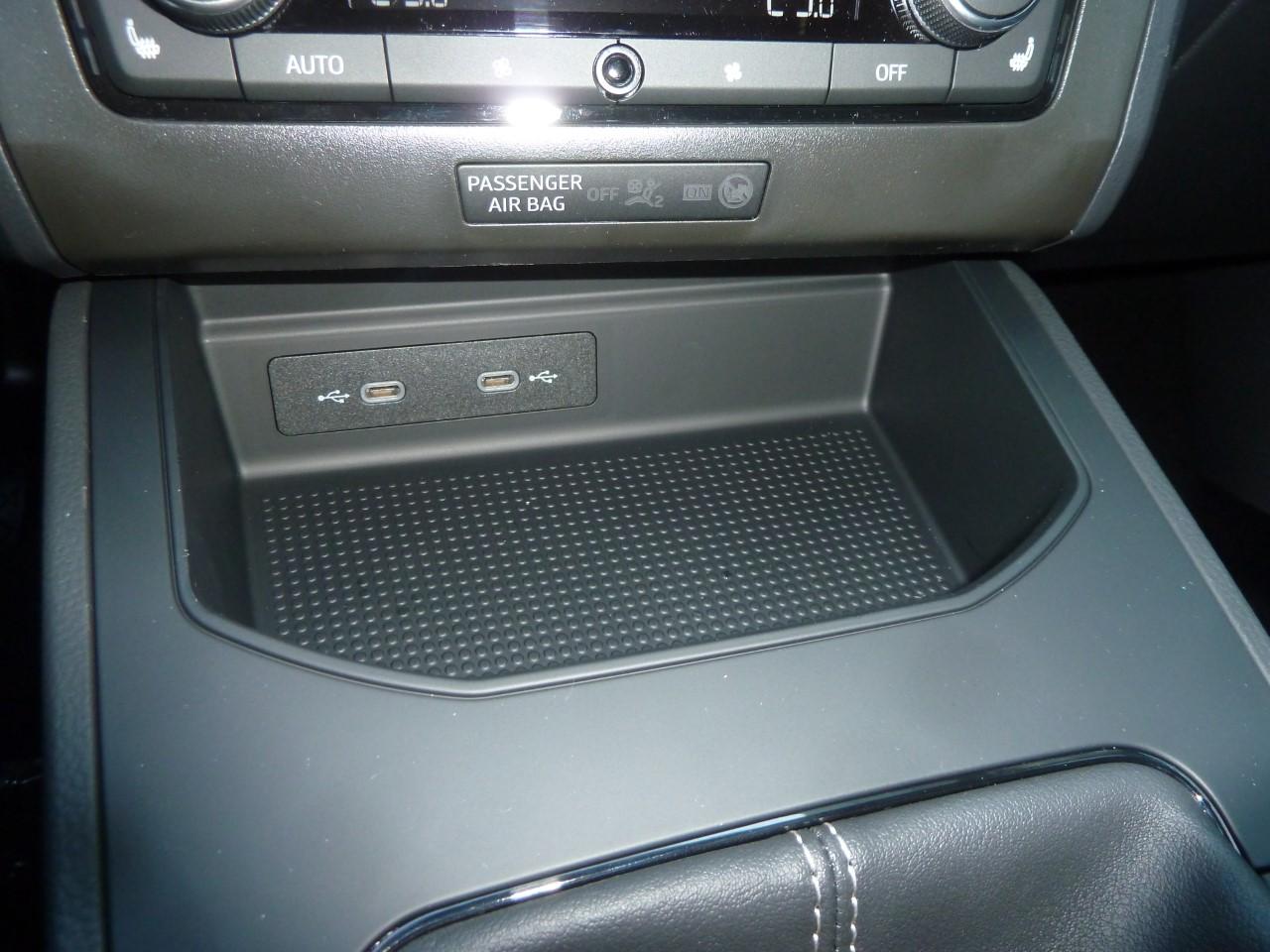 Seat IBIZA ROAD EDITION 1.0 TSI, CO2-Klasse: D, NAVI AHZV-VORBER. SHZ Bildbeschreibung: Seat IBIZA ROAD EDITION 1.0 TSI, CO2-Klasse: D, NAVI AHZV-VORBER. SHZ