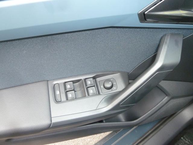 Seat ARONA ROAD EDITION 1.0 TSI, CO2-Klasse: D, NAVI EINPARKH. LED Bildbeschreibung: Seat ARONA ROAD EDITION 1.0 TSI, CO2-Klasse: D, NAVI EINPARKH. LED