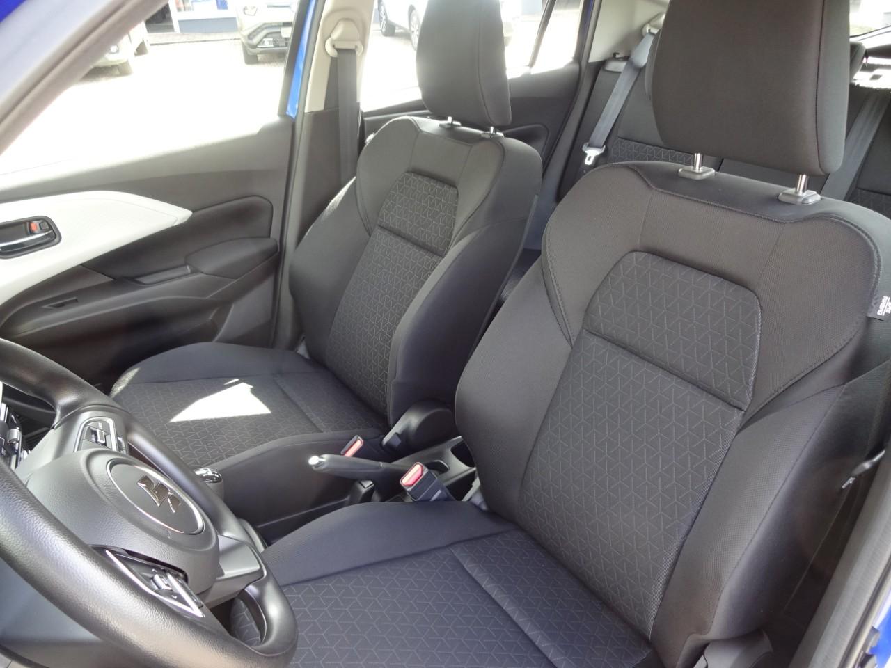 Suzuki SWIFT 1.2 DUALJET CLUB, CO2-Klasse: C, NAVI DAB+ EINPARKH. FSE Bildbeschreibung: Suzuki SWIFT 1.2 DUALJET CLUB, CO2-Klasse: C, NAVI DAB+ EINPARKH. FSE