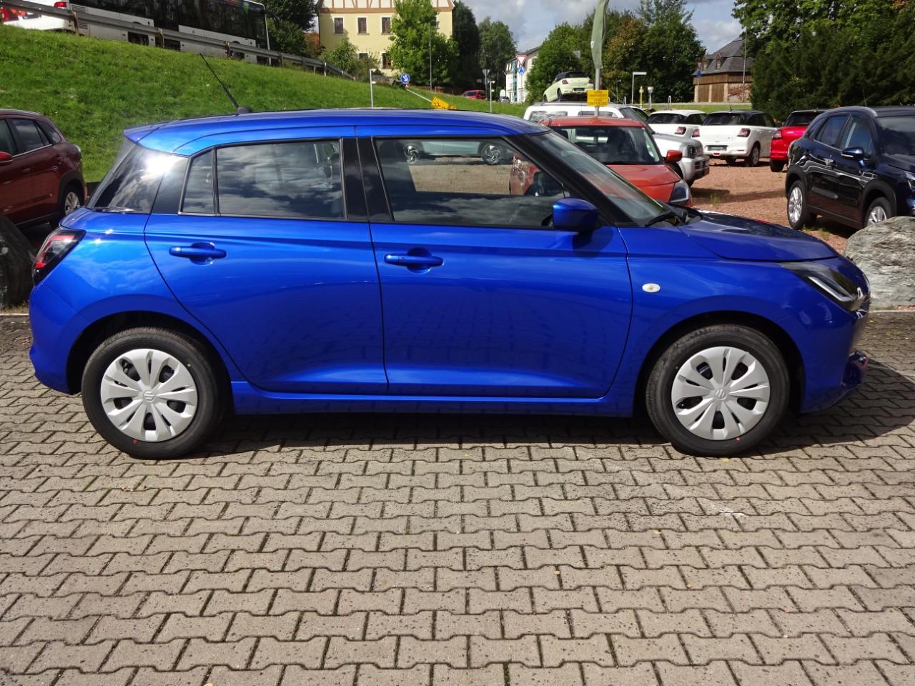Suzuki SWIFT 1.2 DUALJET CLUB, CO2-Klasse: C, NAVI DAB+ EINPARKH. FSE Bildbeschreibung: Suzuki SWIFT 1.2 DUALJET CLUB, CO2-Klasse: C, NAVI DAB+ EINPARKH. FSE