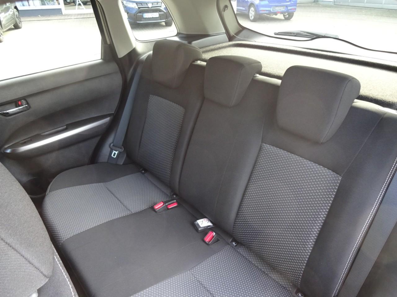 Suzuki VITARA 1.4 BOOSTERJET ALLGRIP AT COMFORT, CO2-Klasse: E, NAVI Bildbeschreibung: Suzuki VITARA 1.4 BOOSTERJET ALLGRIP AT COMFORT, CO2-Klasse: E, NAVI