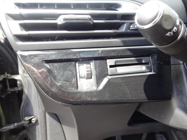 Citroen C4 1.6 THP PICASSO PANORAMAD. NAVI EINPARKH. AHK Bildbeschreibung: Citroen C4 1.6 THP PICASSO PANORAMAD. NAVI EINPARKH. AHK