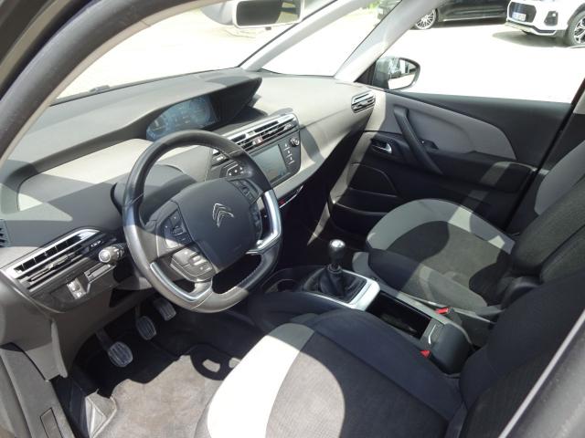 Citroen C4 1.6 THP PICASSO PANORAMAD. NAVI EINPARKH. AHK Bildbeschreibung: Citroen C4 1.6 THP PICASSO PANORAMAD. NAVI EINPARKH. AHK