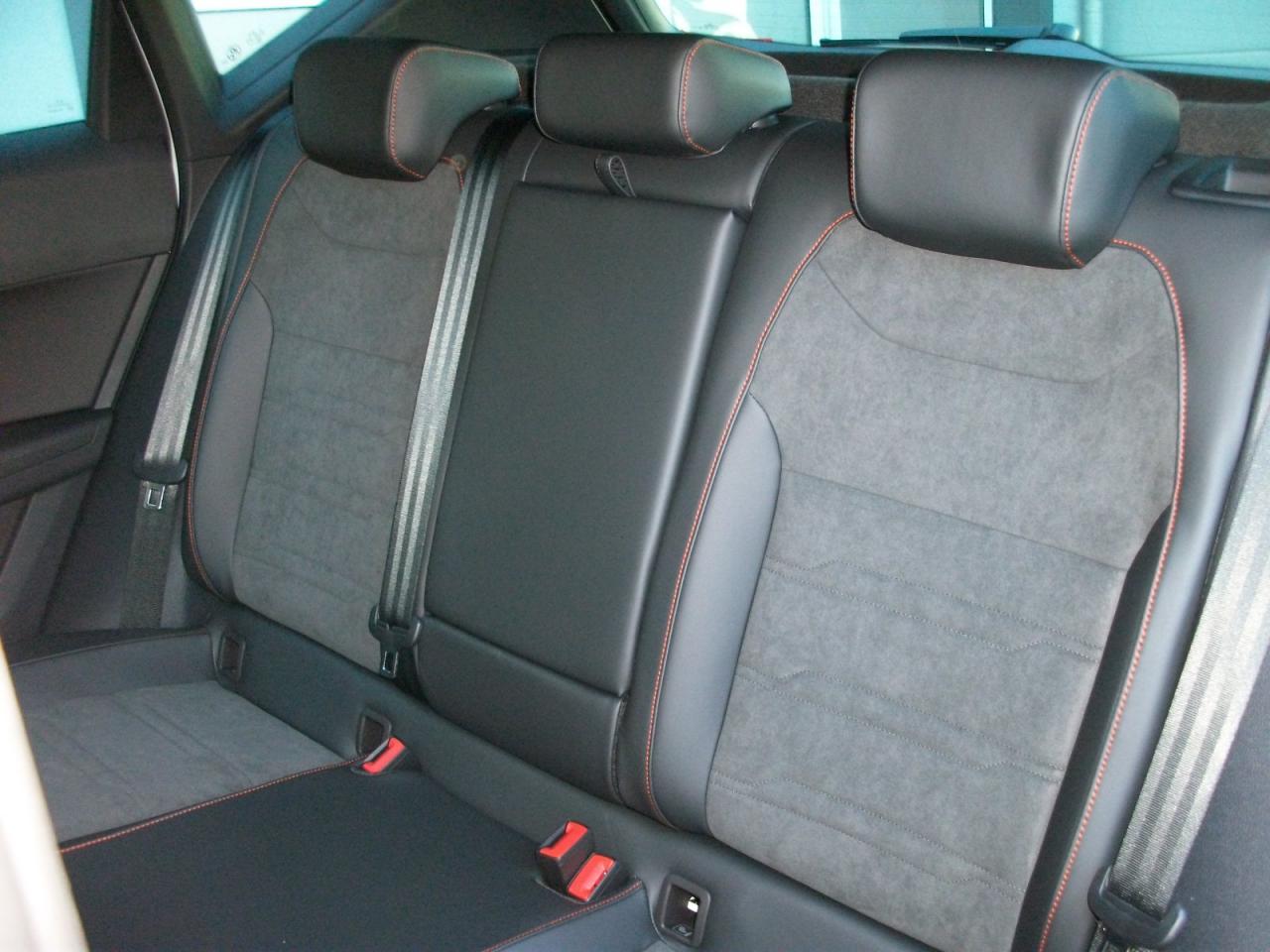 Seat ATECA FR BLACK EDITION 1.5 TSI, CO2-Klasse: E, NAVI AHZV Bildbeschreibung: Seat ATECA FR BLACK EDITION 1.5 TSI, CO2-Klasse: E, NAVI AHZV